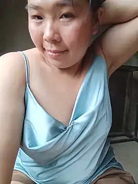 quynhkoolbae webcam