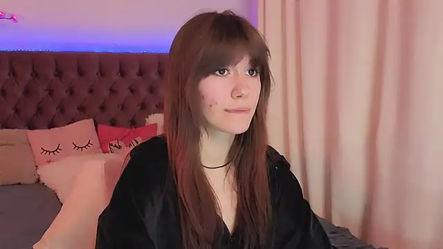 MilanaHotts webcam