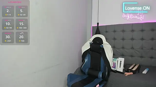 scarletcherry18 webcam