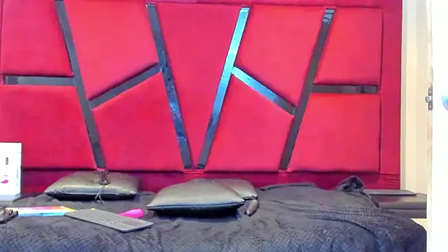 SiennaSuarez webcam
