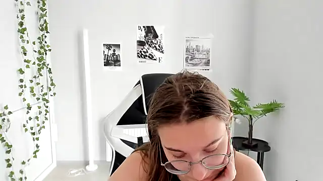 Mia_kristal webcam