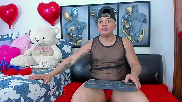 Angeline_focus webcam