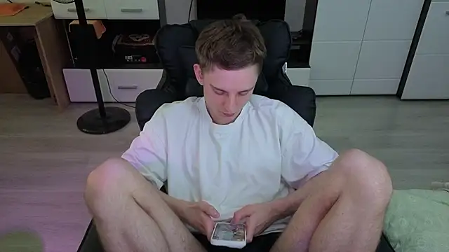 angryzan webcam