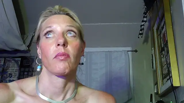 Watch Glamazing live on EroticFlix - High definition streams