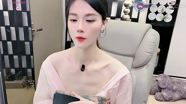 Watch Yueyue-MM live on EroticFlix - High definition streams