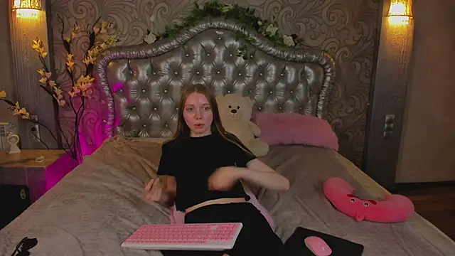 Watch lada2k4 live on EroticFlix - High definition streams