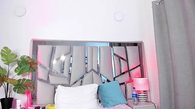 lucy_davies webcam