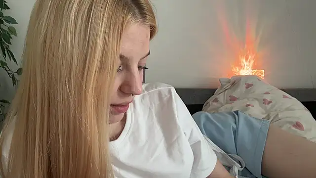 Watch Fanny_Fresh live on EroticFlix - High definition streams