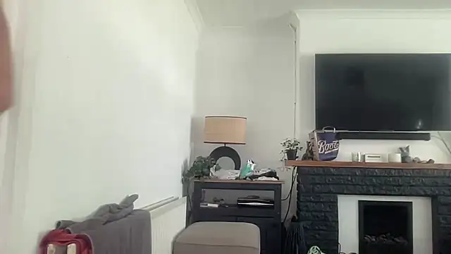 Bustyblondebabe32