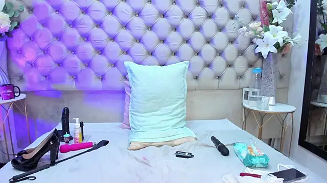 Watch LezyTompson live on EroticFlix - High definition streams