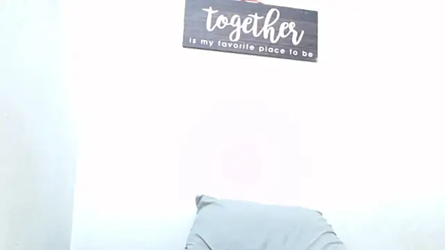 alejandra_c19c webcam