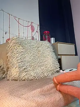 HotAlana_ webcam