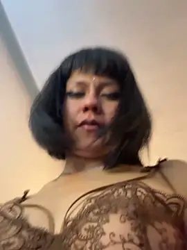 Valkiriia_wiine webcam