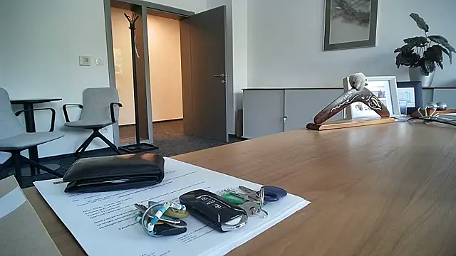 69bezfleku (Ask my age) - Cum in busy office! last tipper gets vid