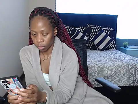 QUEENMANDYY webcam