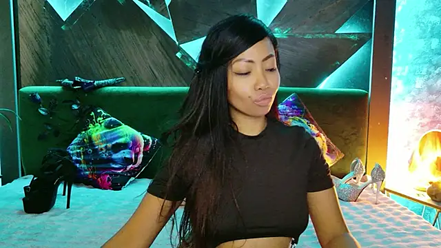 ElyaQuinn webcam