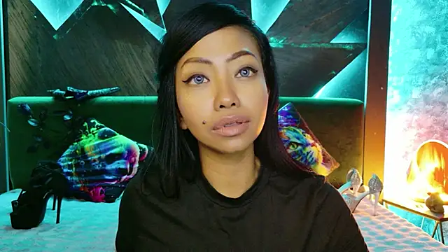ElyaQuinn webcam