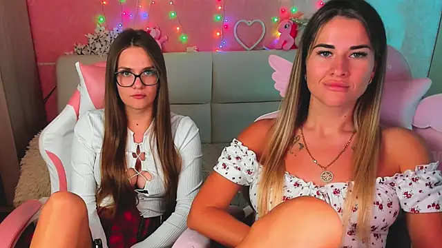 hotty_girls_here (G young) - HOT KISS