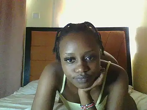Ellaa_doll webcam