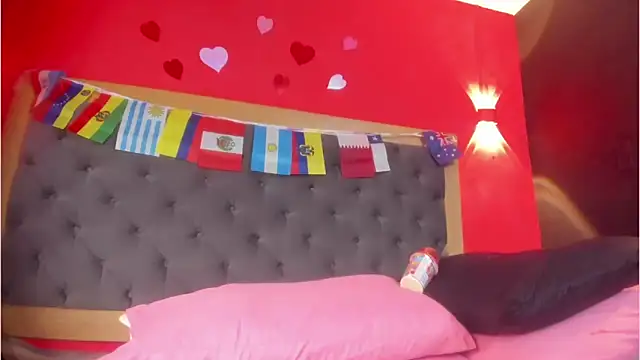 YayaHilton webcam