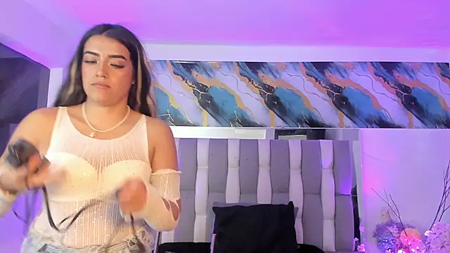 Watch IsaDiiaz live on EroticFlix - High definition streams