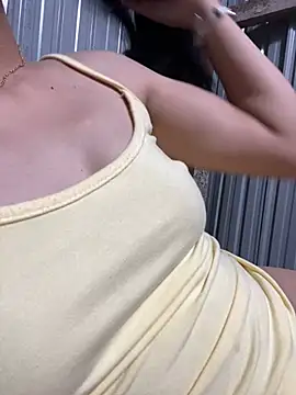 Watch Amy_bubu live on EroticFlix - High definition streams