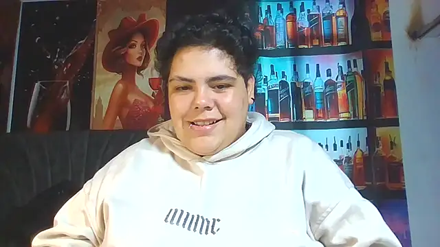 Hailey_Curvy webcam