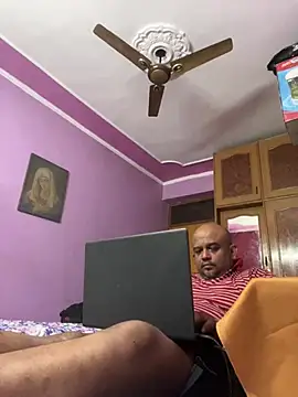 Dick_6inches_Delhi webcam