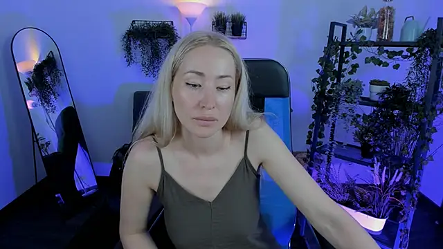 AstraMonroe webcam