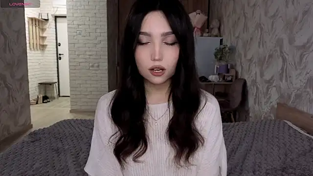 Qwami_Amie webcam