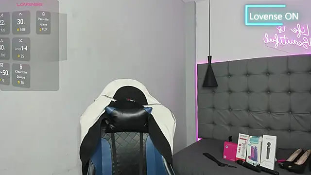 scarletcherry18 webcam