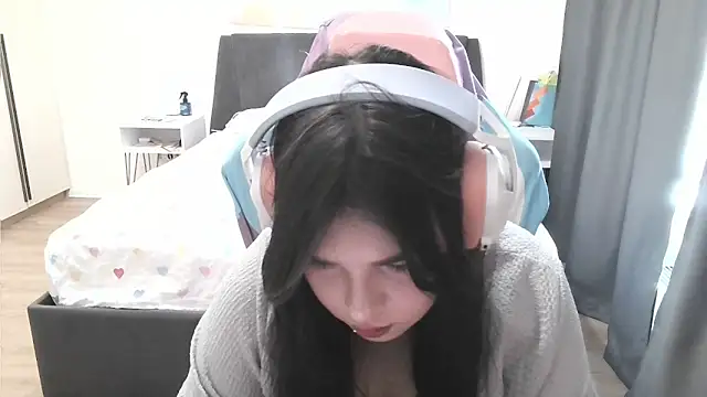LunarMia webcam