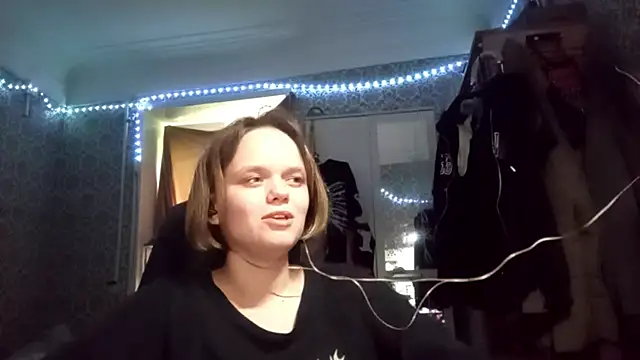 FlirtingAdele_1 webcam