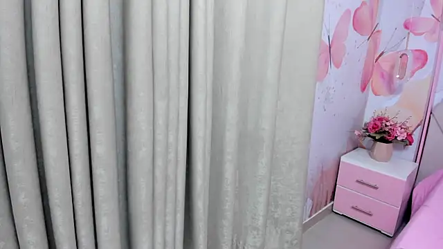 Millieskinny18 webcam