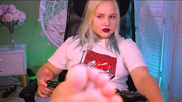 stellawatts webcam