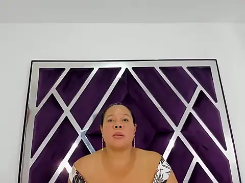 monicaluxe_asm webcam
