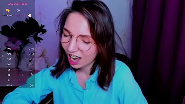 KindHazelHere_ webcam