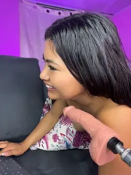LunaaRosse webcam