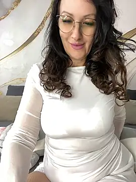 AnnaGrei Live Webcam on Stripchat