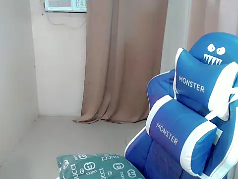Ur_Goddes_Barbie webcam