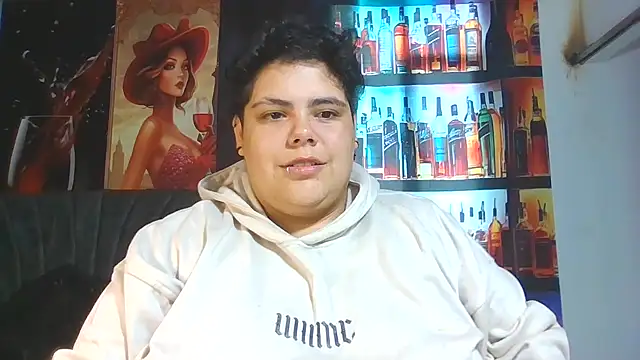 Hailey_Curvy webcam