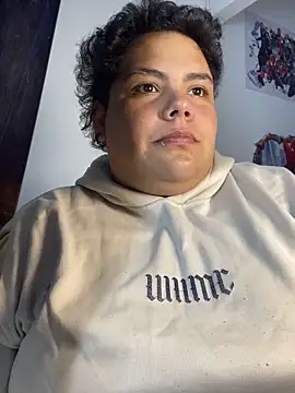 Hailey_Curvy webcam
