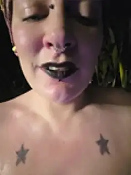 PinkTheHawk live cam