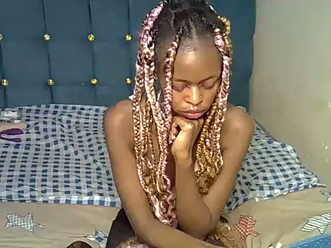 Petitepoppy webcam stripchat model stream image