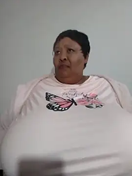 nancy111 (F milf) - Make me squit and cum on my toy