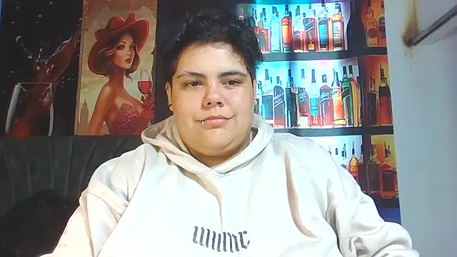Hailey_Curvy live cam