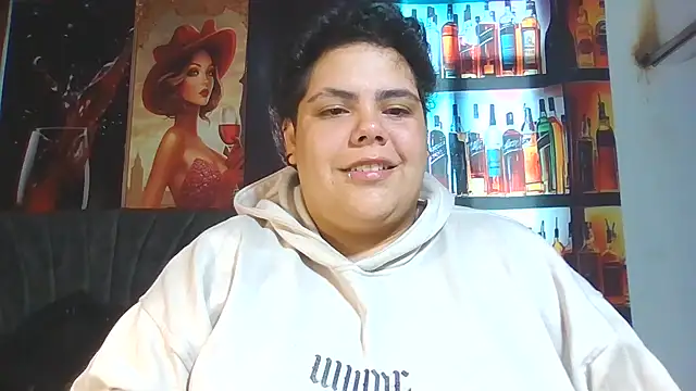 Hailey_Curvy webcam