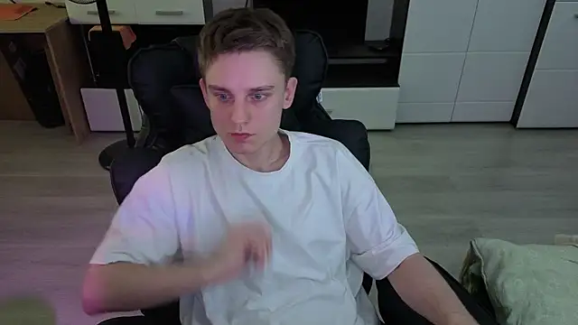 angryzan webcam