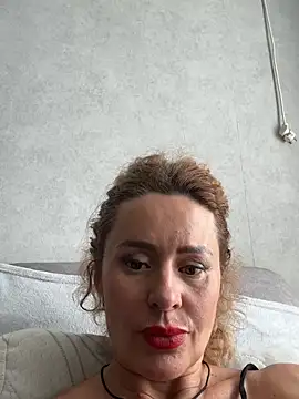 Tania201243 live cam