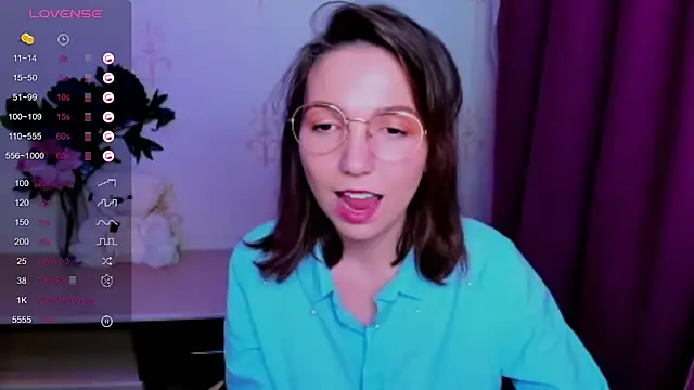 KindHazelHere_ webcam